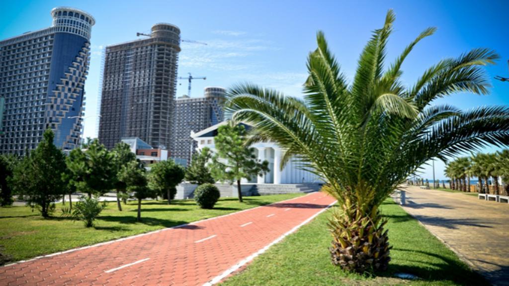 باتومي فندق روك فيرست لاين المظهر الخارجي الصورة